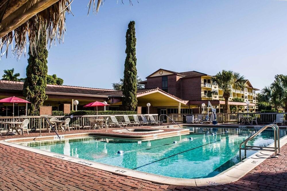 Quality Inn And Suites Golf Resort Golden Gate Eksteriør bilde